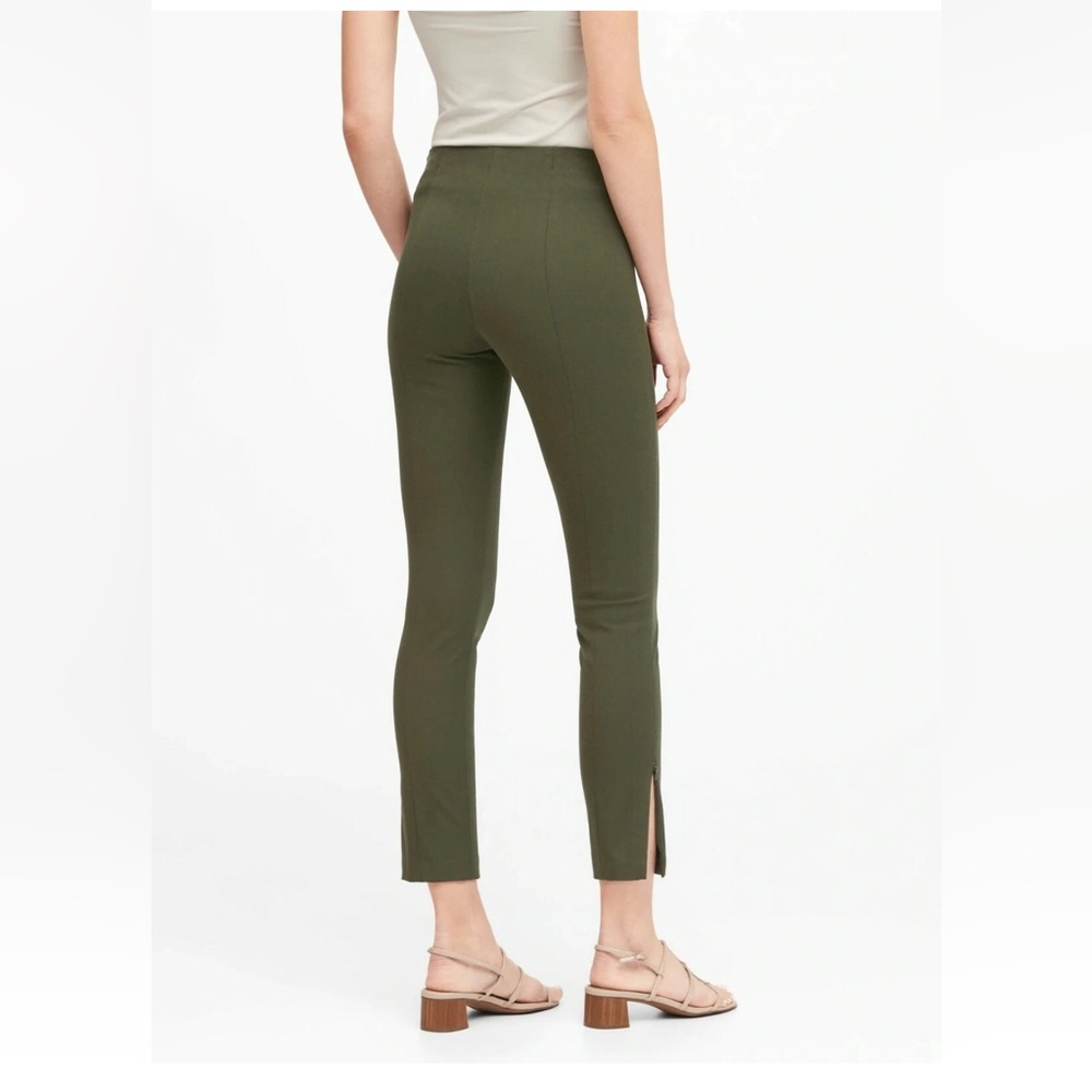 Banana Republic Olive Green women’s Dress Pants